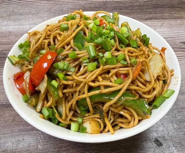 Vegetable Hakka Noodles.