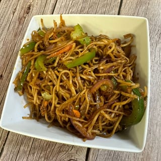 Veg Hakka Noodles*